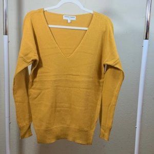American Apparel Women's Honey Gold Deep V-Neck Long Sleeve Sweater XS NIP